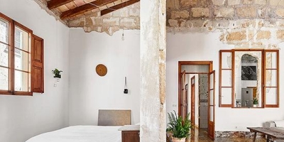 马略卡岛上重修老建筑 造门手法实在特别