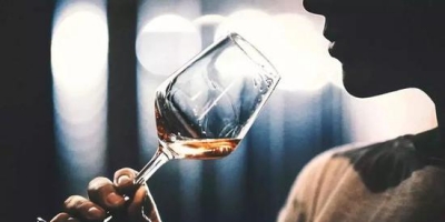 酒杯到底应该怎么选才能不让“杯具”变“悲剧”！