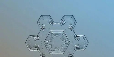 <b>外国小哥花九年时间 只为拍一朵雪花</b>