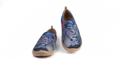 uin彩绘艺术鞋 X Solaris Art 亮相重庆“幻方”艺术展