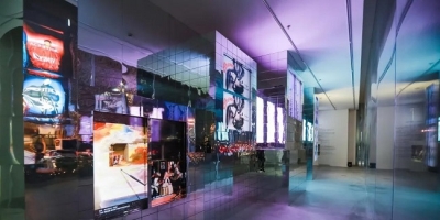 广告与现代艺术的碰撞，沃捷集团艺术空间Voyage UCCA Lab首展开幕