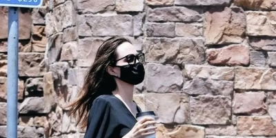 好莱坞女明星们的状况今非昔比了？礼服没新款，包包也是一支背N年？